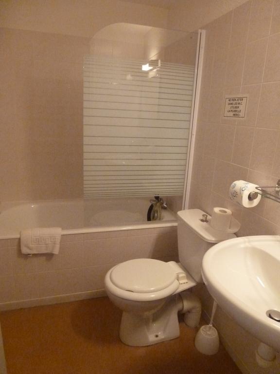 Hotel Le Beausejour Saint-Francois-Longchamp Ruang foto